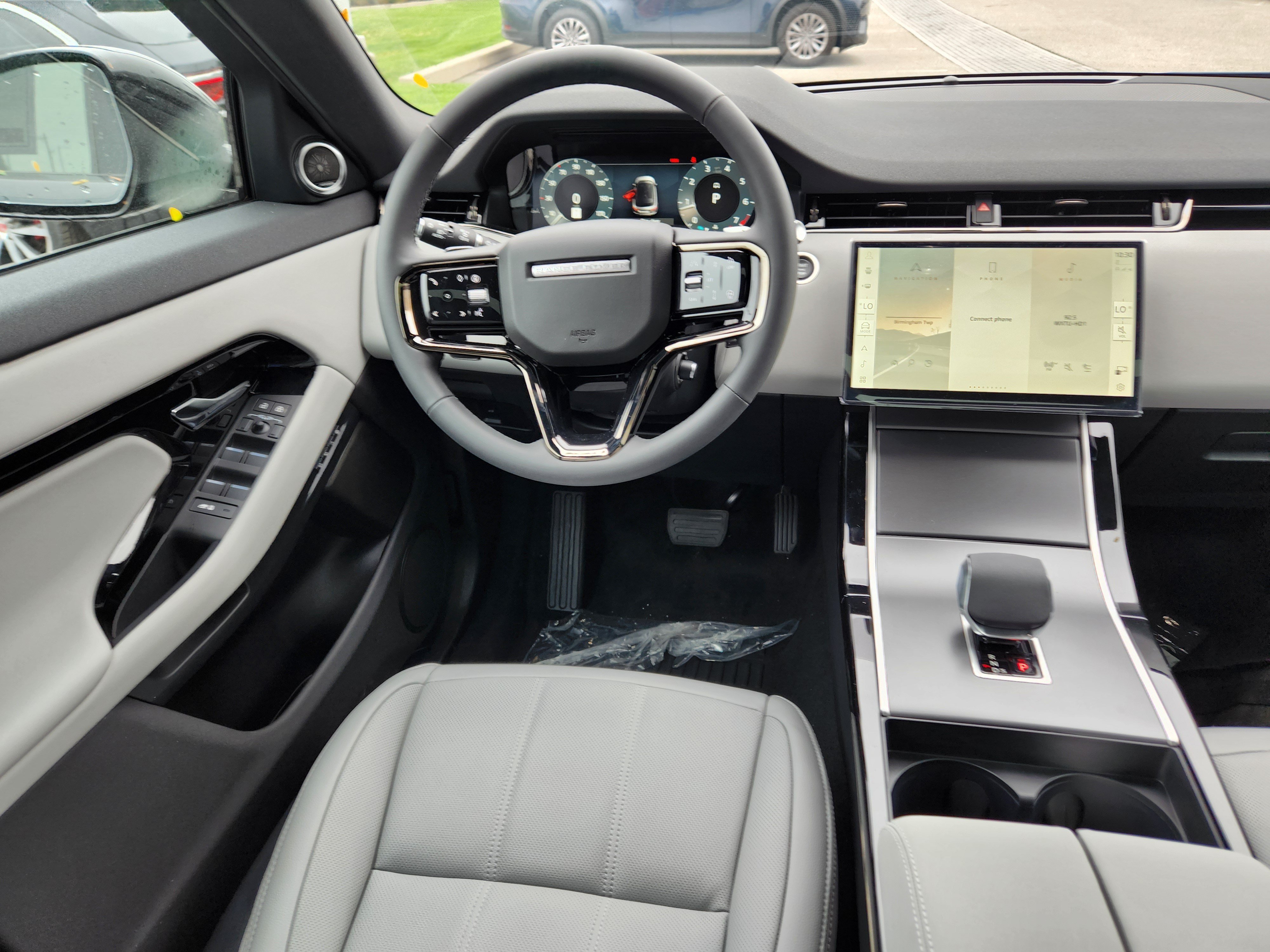New 2026 Santorini Black LAND ROVER S image 14