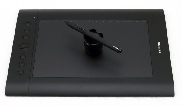 Huion H610 Pro, the pen, the pen holder