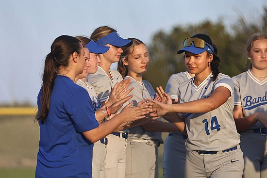BANDERA VARSITY SOFTBALL VS COMFORT 3 3