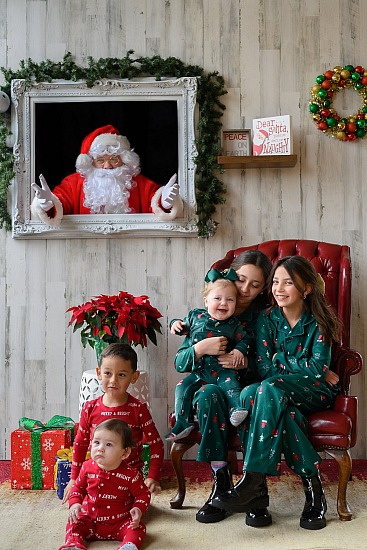 Dominique Christmas 25