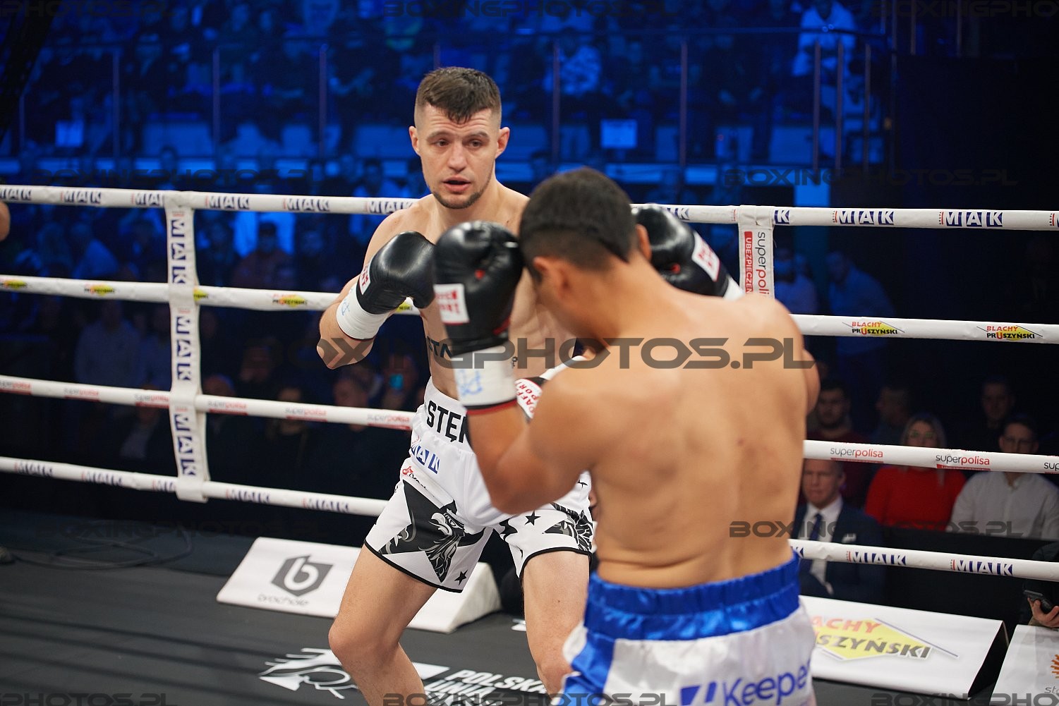 Paweł Stępień vs Herman David Perez