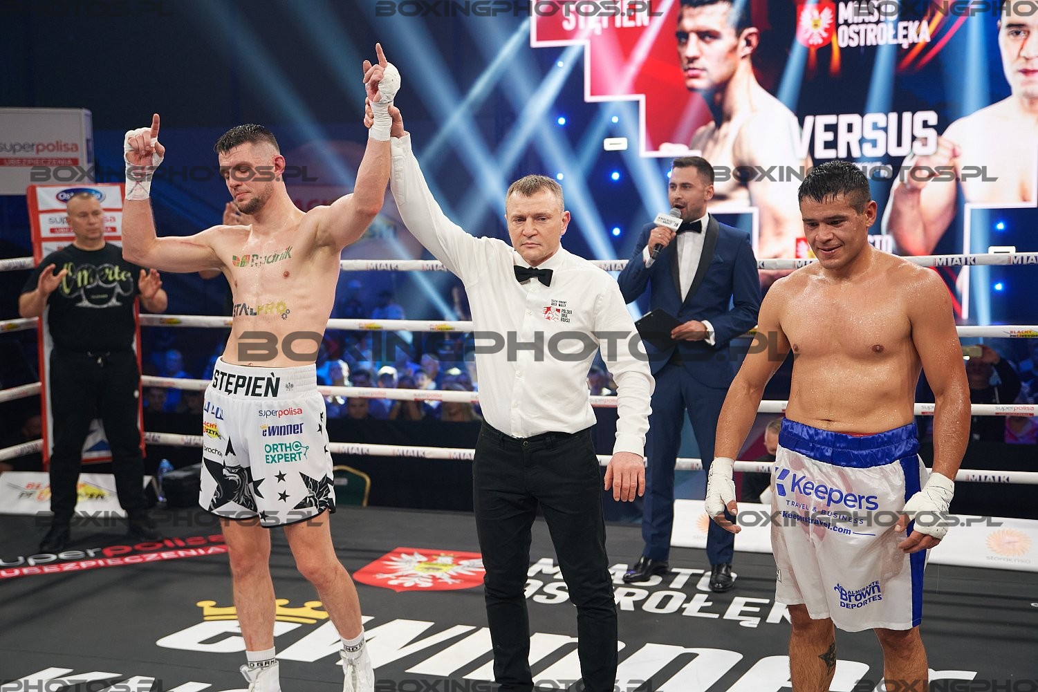 Paweł Stępień vs Herman David Perez