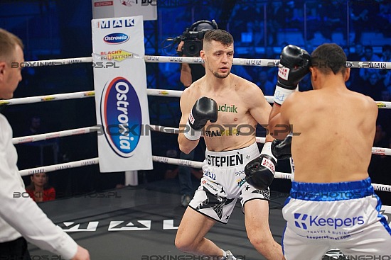 Paweł Stępień vs Herman David Perez
