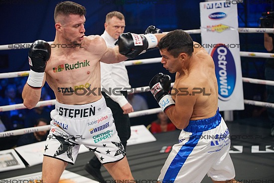 Paweł Stępień vs Herman David Perez