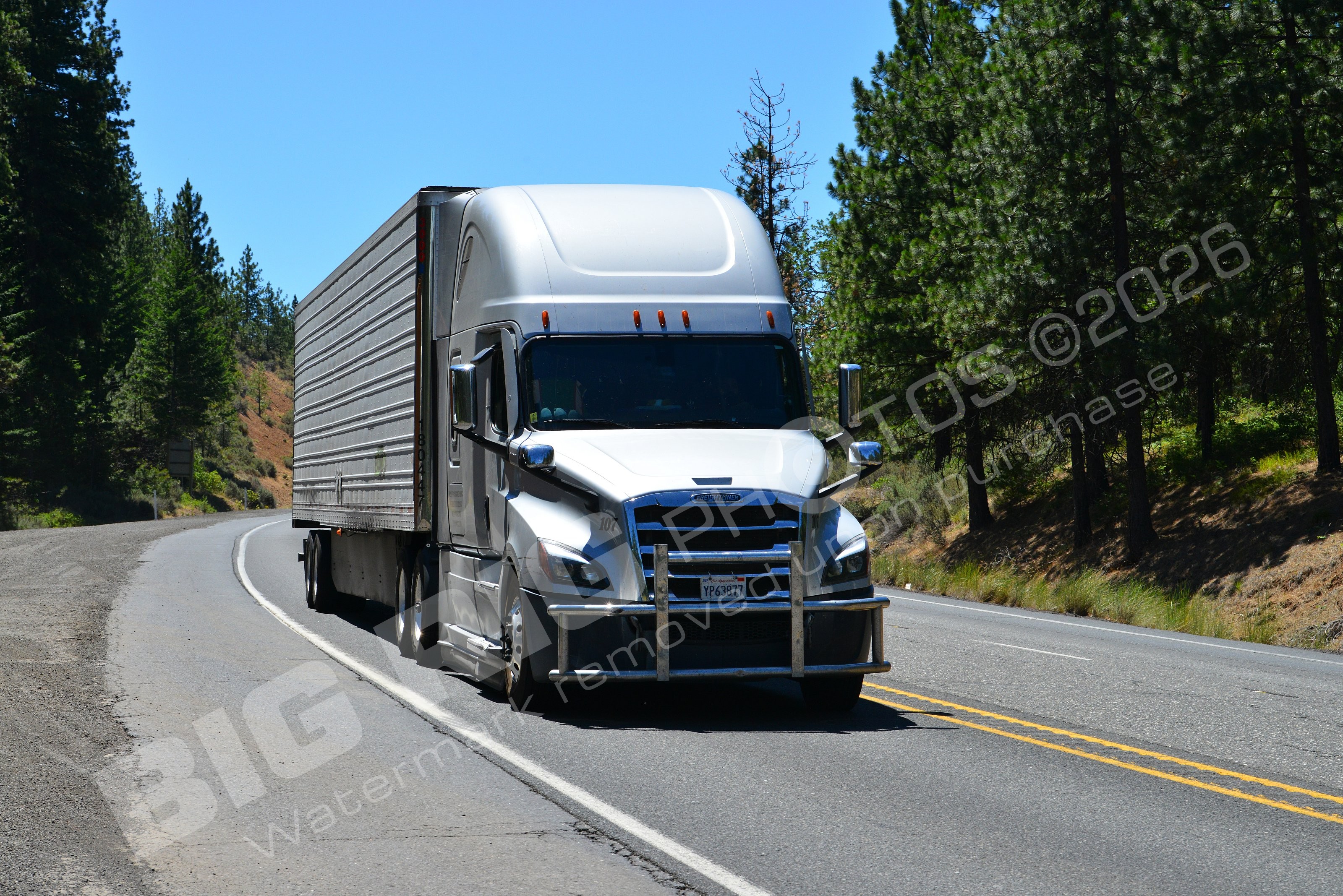 107, BBB, Freightliner Trucks, Reefer, yp63877