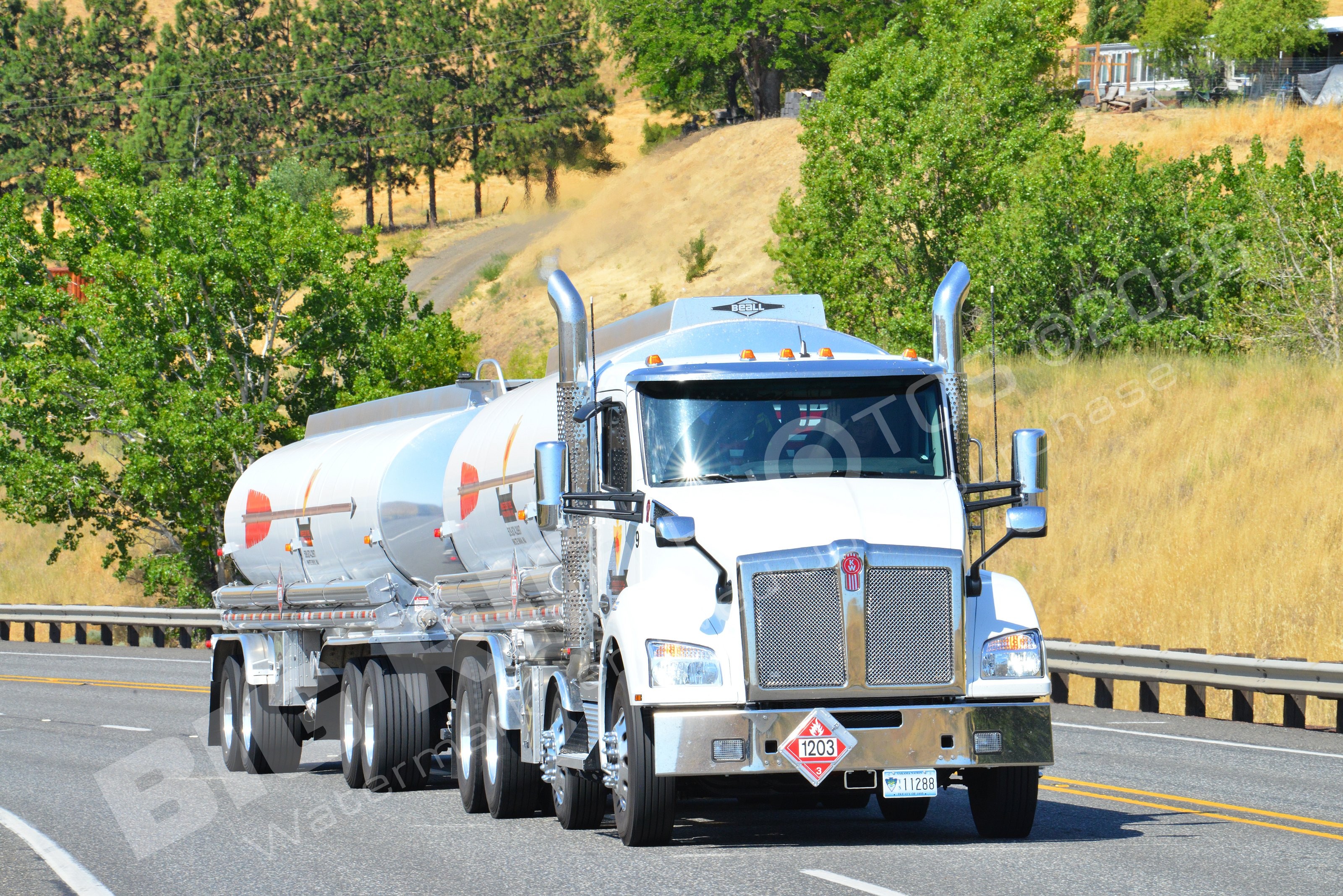 11288, Kenworth, Mary Hill Grade, Oregon, Tanker, US97, Wheeler Fuel, white