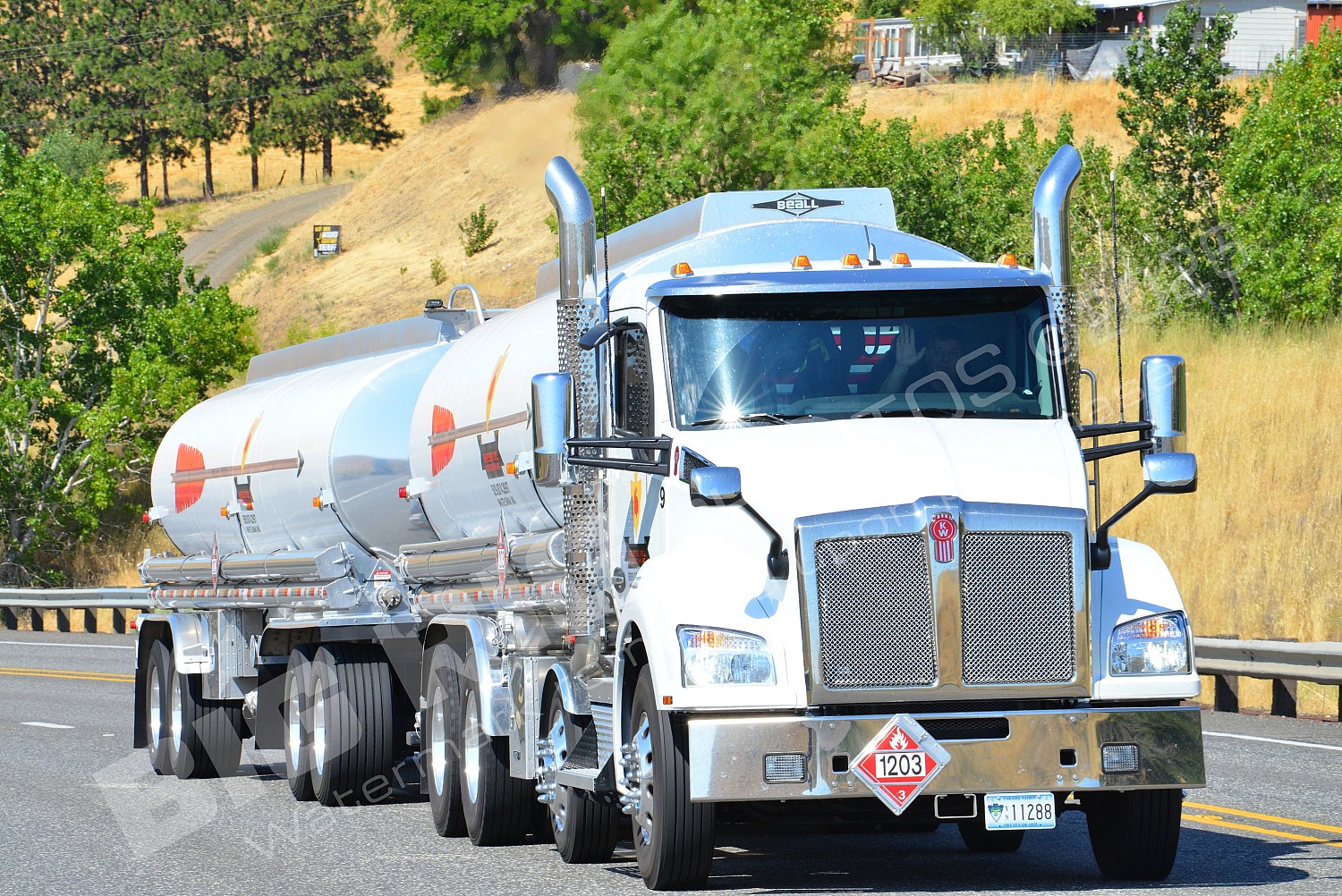 11288, Kenworth, Mary Hill Grade, Oregon, Tanker, US97, Wheeler Fuel, white