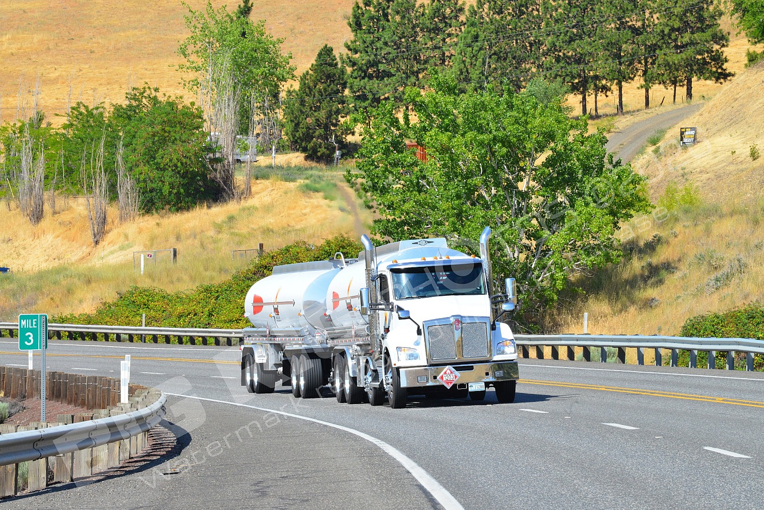 11288, Kenworth, Mary Hill Grade, Oregon, Tanker, US97, Wheeler Fuel, white