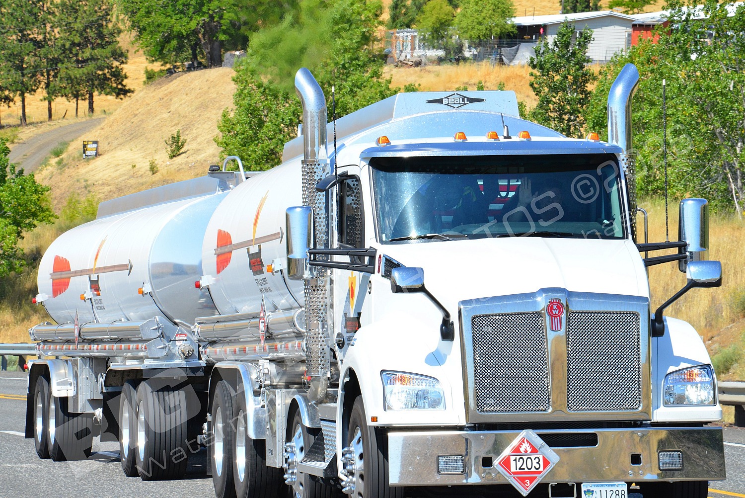 11288, Kenworth, Mary Hill Grade, Oregon, Tanker, US97, Wheeler Fuel, white