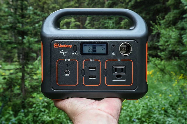 Jackery Explorer 240