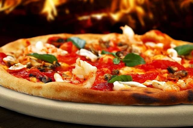 Cast Elegance 14″ x 16″ Pizza Stone