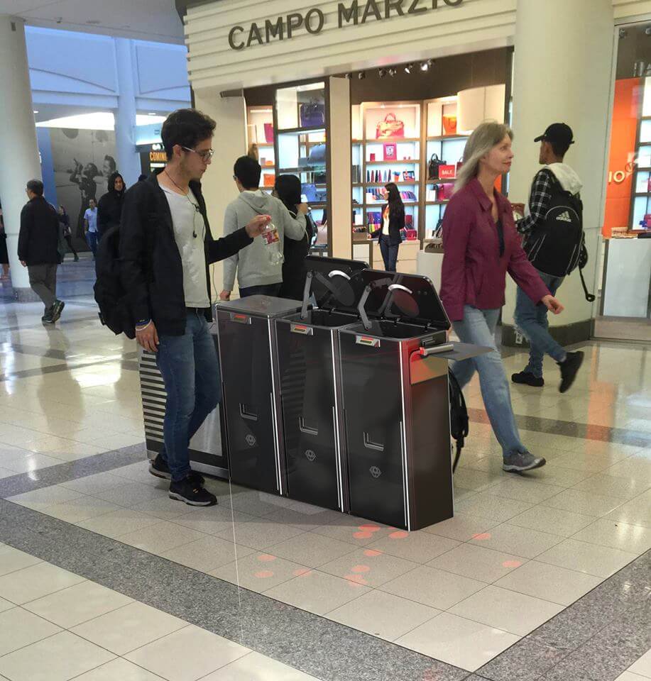 Intuitive garbage bin