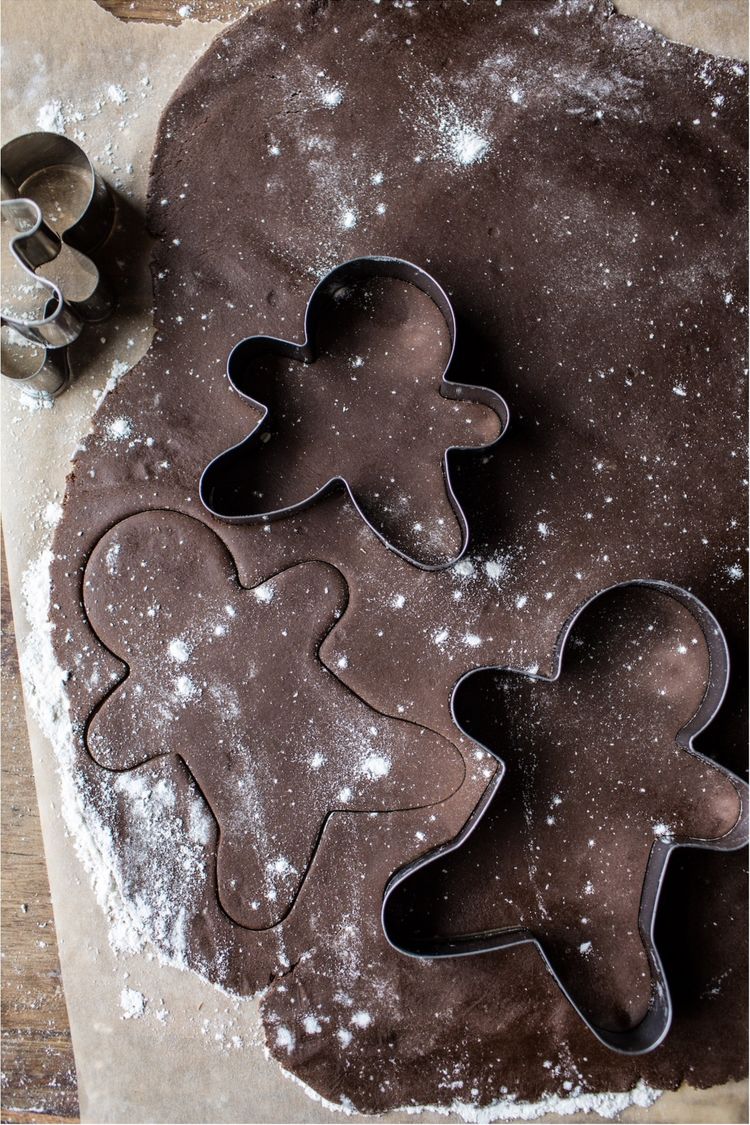 Chocolate-Dipped-Gingerbread-Cookies-with-Vanilla-Salt-1resize Chocolate-Dipped-Gingerbread-Cookies-with-Vanilla-Salt-1resize