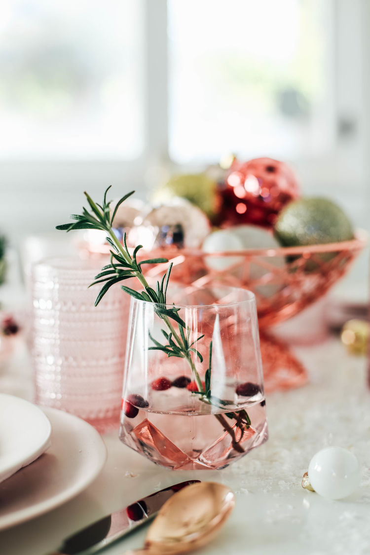 A Festive Millennial Pink Table Setting for the Holiday Season | The ... A Festive Millennial Pink Table Setting for the Holiday Season | The ...