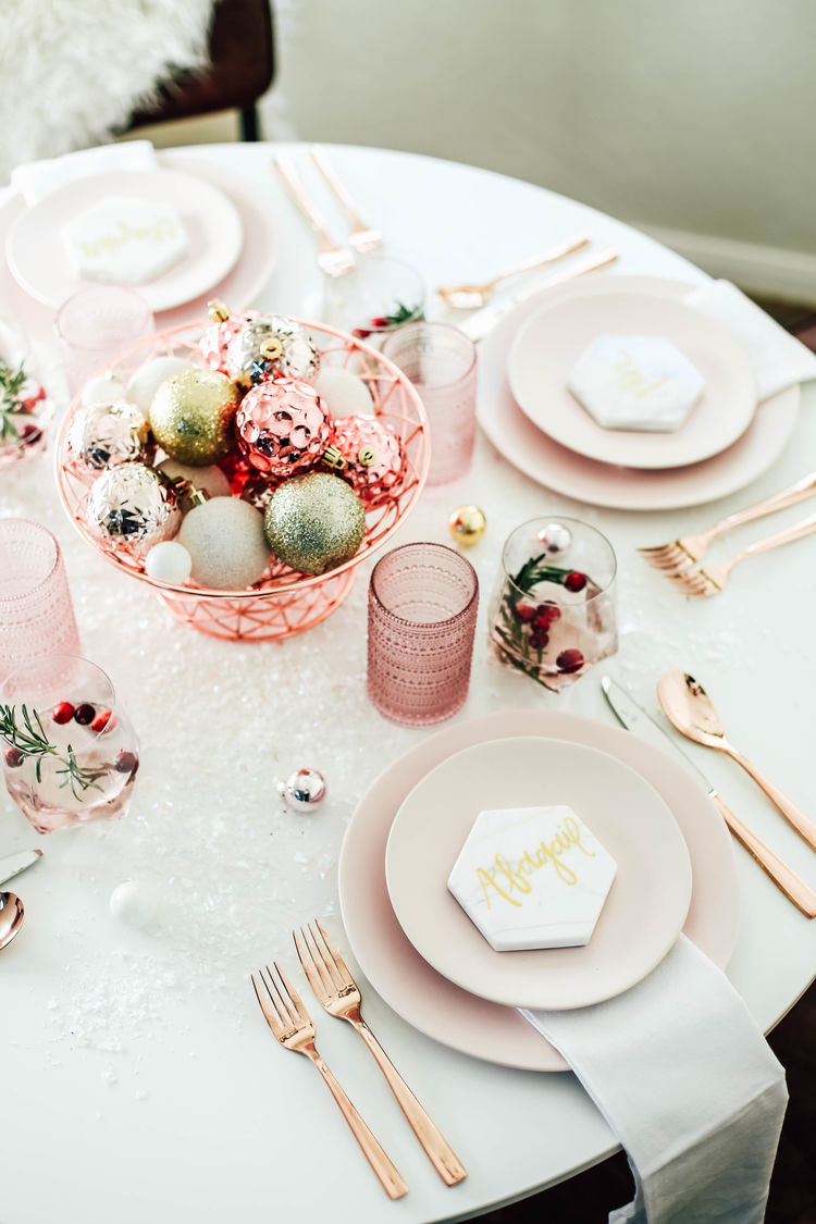 A Festive Millennial Pink Table Setting for the Holiday Season | The ... A Festive Millennial Pink Table Setting for the Holiday Season | The ...