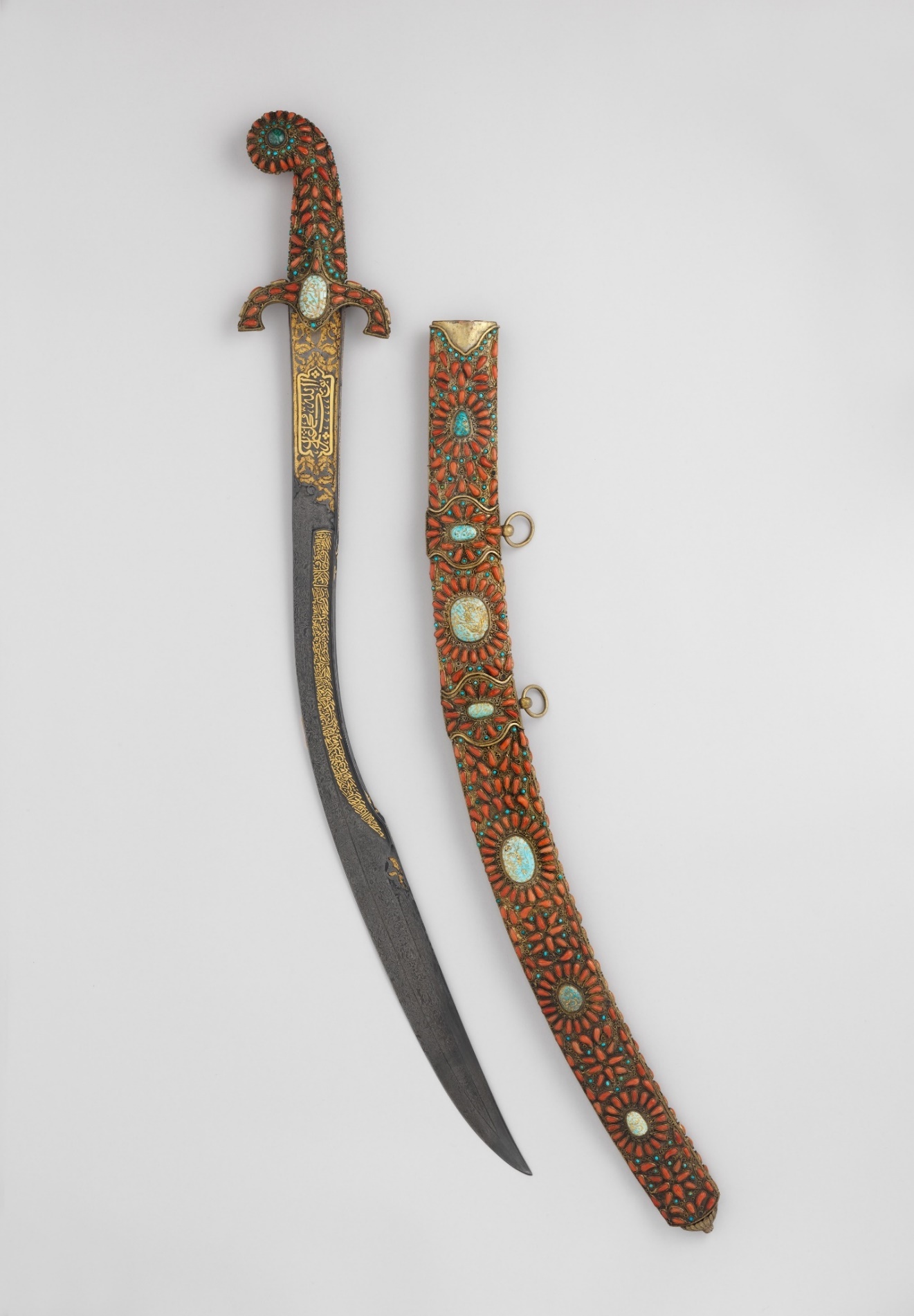 https://upload.wikimedia.org/wikipedia/commons/d/d9/Sword_%28Kilij%29_with_Scabbard_MET_DP163325.jpg