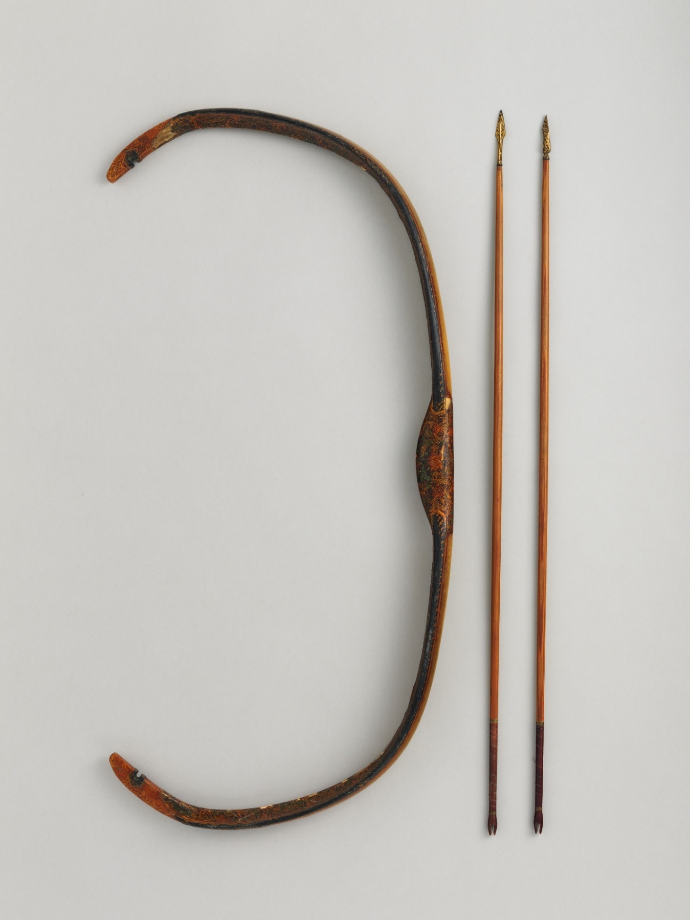 https://upload.wikimedia.org/wikipedia/commons/c/c8/Composite_Bow_with_Forty_Arrows_MET_DP165527.jpg