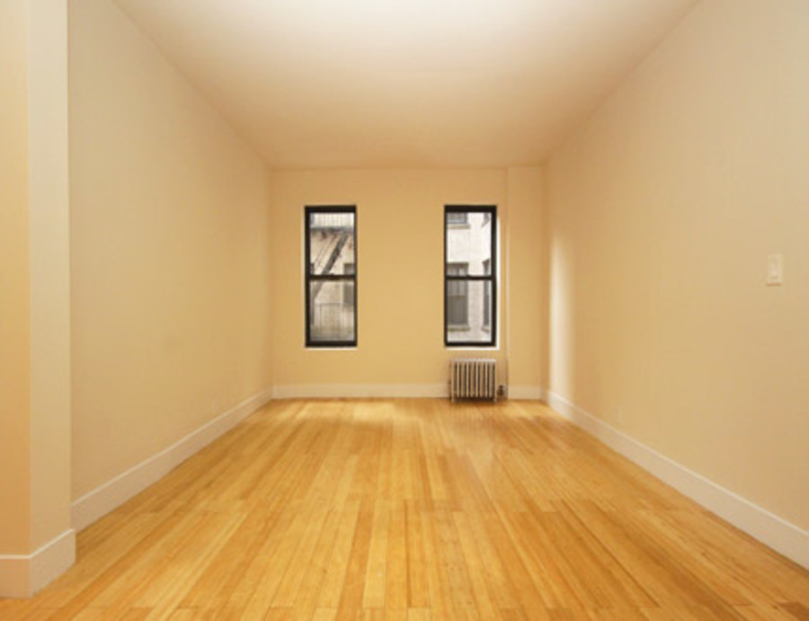 Wakehurst Plaza 118-80 Metropolitan Avenue