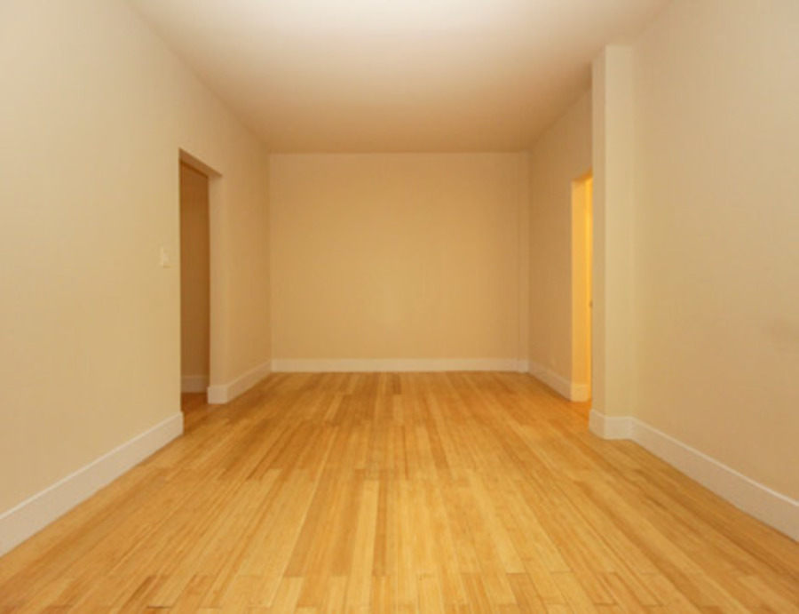 Wakehurst Plaza 118-80 Metropolitan Avenue