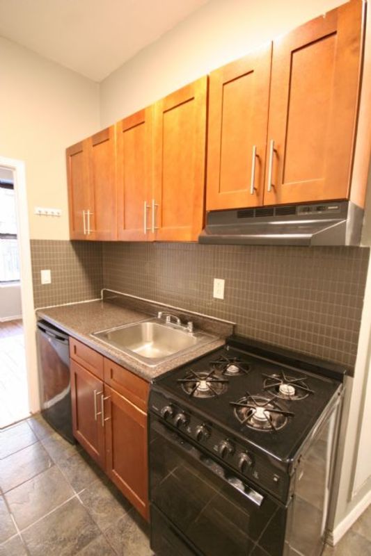  622 East 11th Street