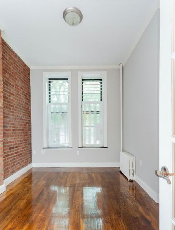  321 East 10th Street