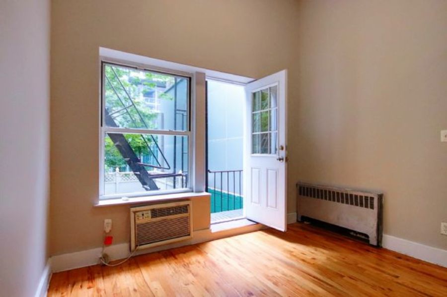  422 East 14th Street