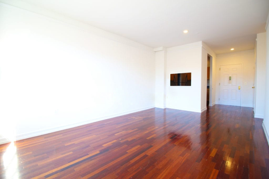  2216 Frederick Douglass Boulevard