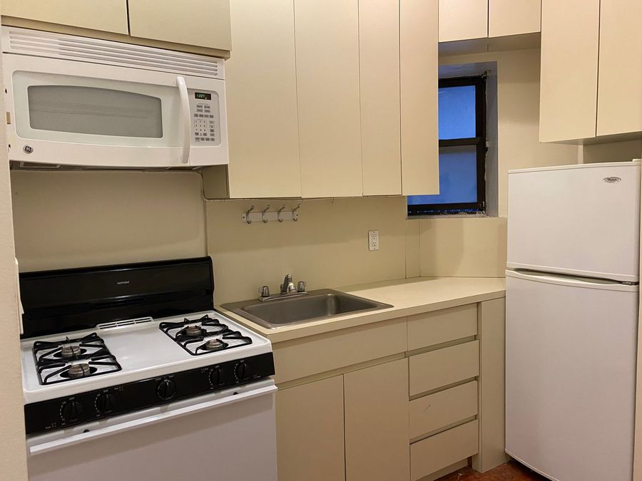  405 East 69th Street