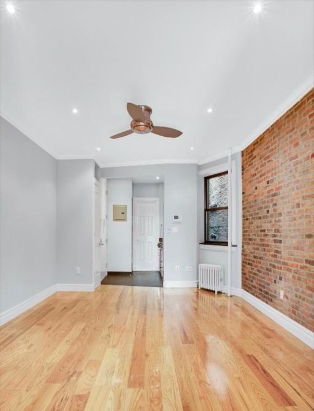  380 East 10th Street