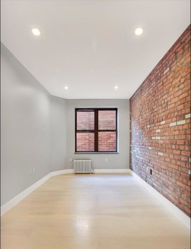  380 East 10th Street