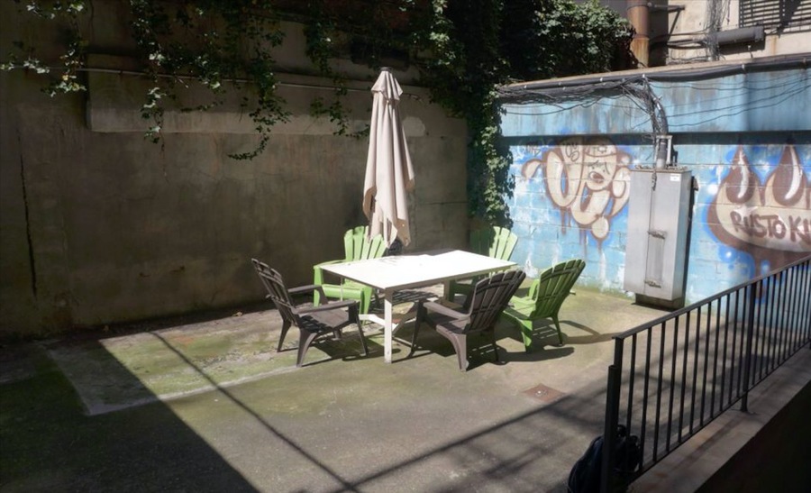  254 East 10th Street