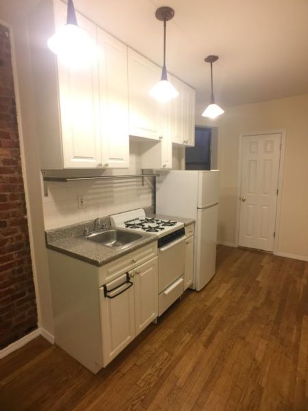  124 Macdougal Street