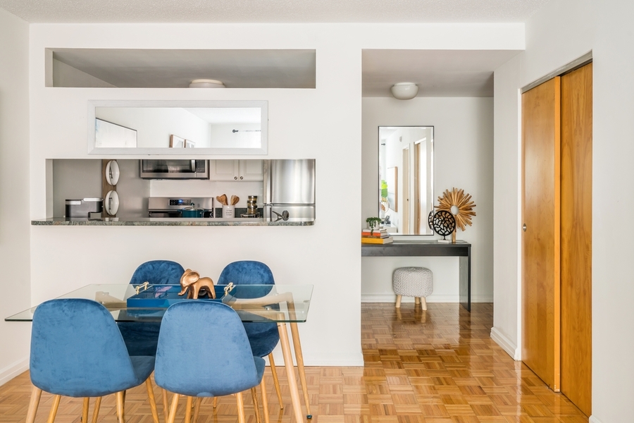 The Clinton 520 West 48th Street