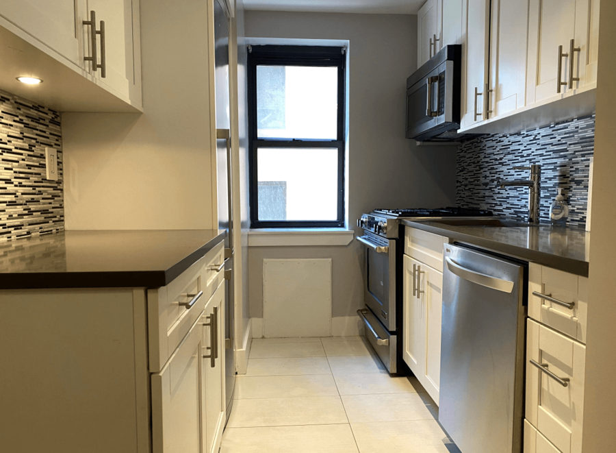 Embassy House 301 East 47th Street