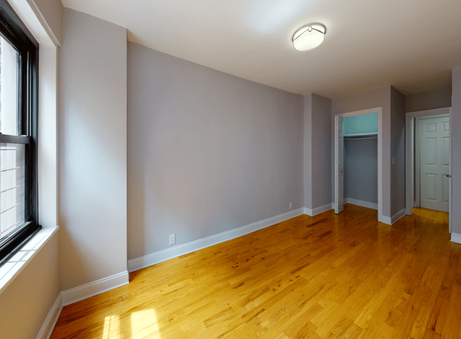 Embassy House 301 East 47th Street