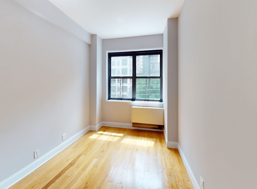 Embassy House 301 East 47th Street