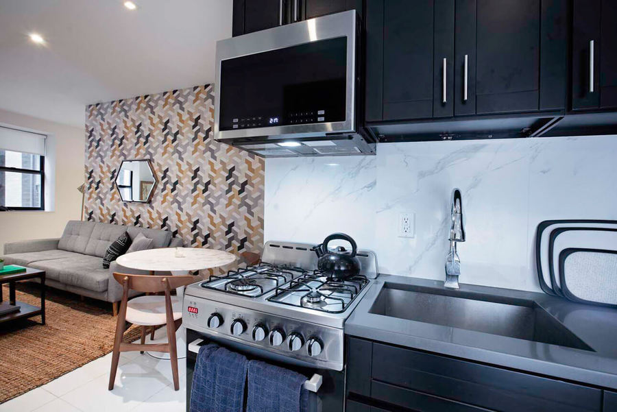  350 Manhattan Avenue