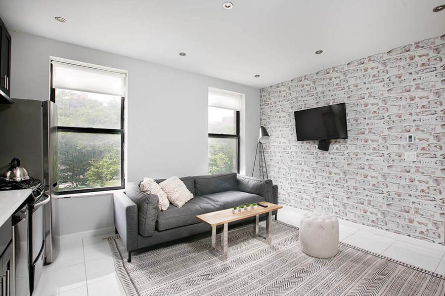  350 Manhattan Avenue