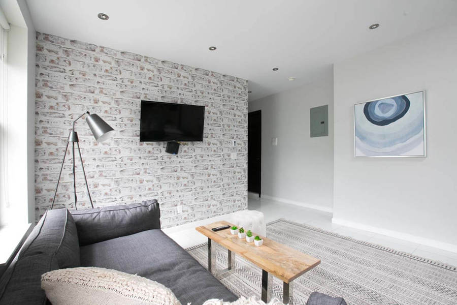  350 Manhattan Avenue