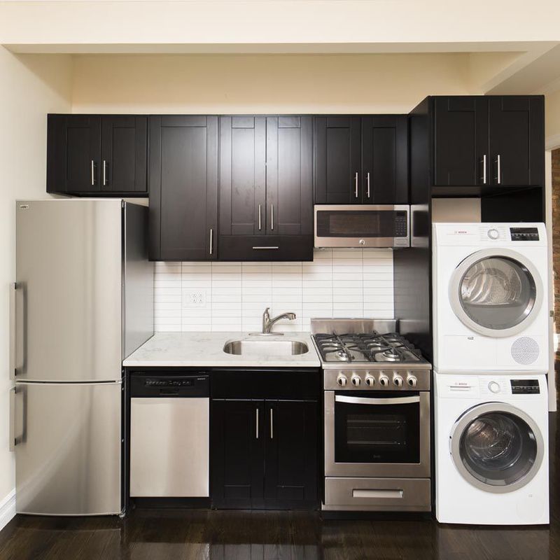  324 West 14th Street