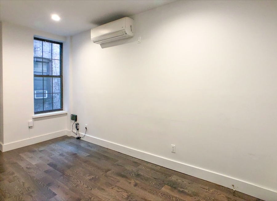  16-75 Woodbine Street