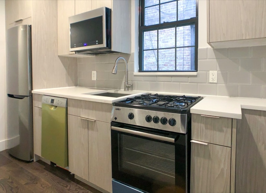  16-75 Woodbine Street