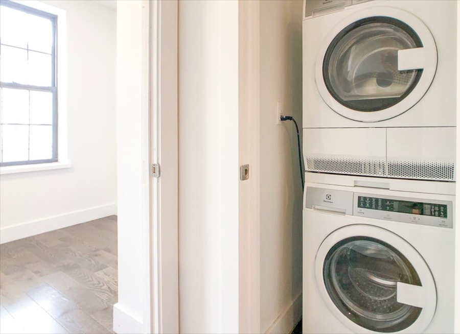  16-75 Woodbine Street