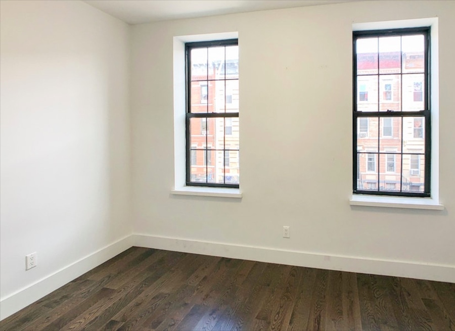  16-75 Woodbine Street