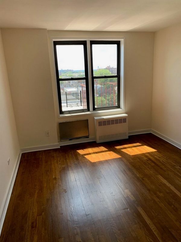 Bay Plaza 2323 East 12th Street