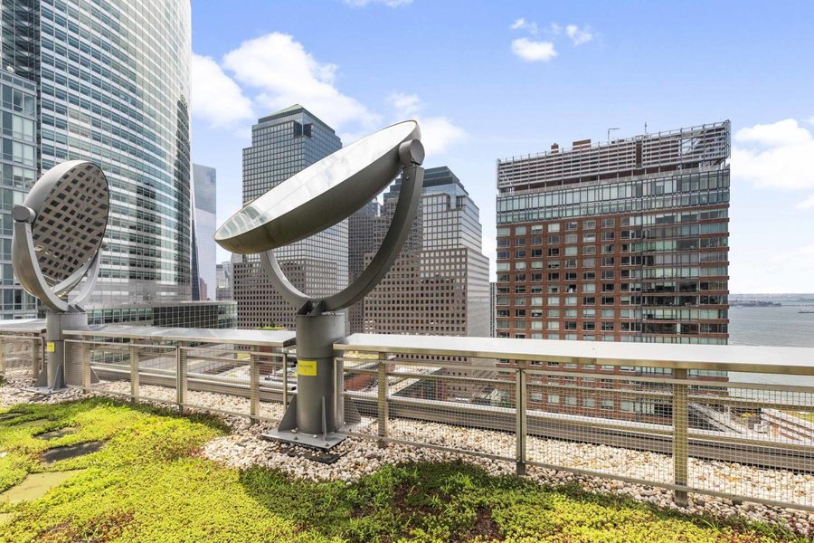 The Verdesian 211 North End Avenue