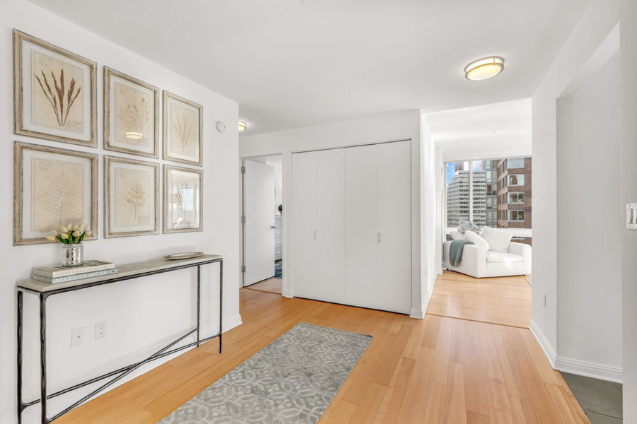 The Verdesian 211 North End Avenue