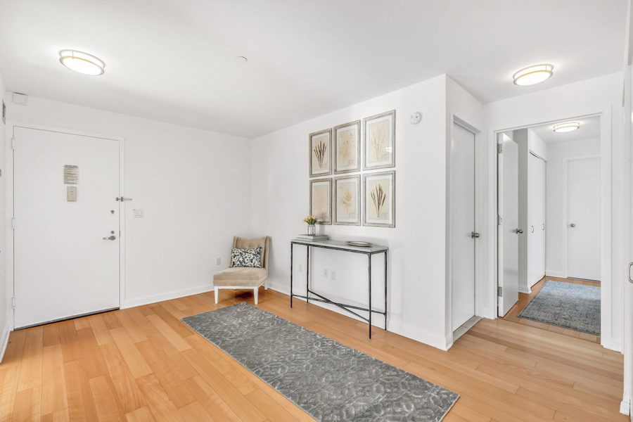 The Verdesian 211 North End Avenue