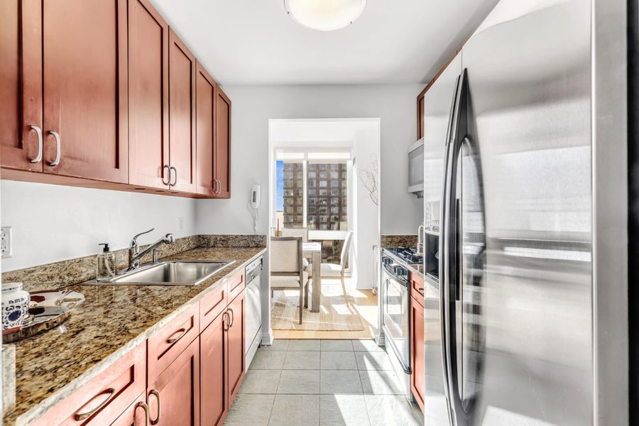 The Verdesian 211 North End Avenue