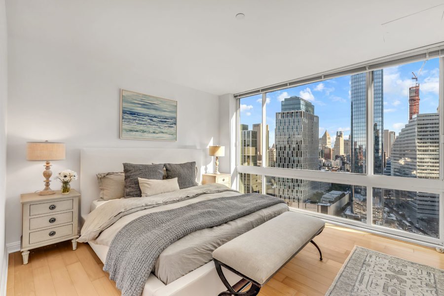 The Verdesian 211 North End Avenue